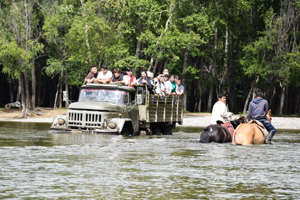 Horseriding Tour to Khagiin Khar Nuur(7 days) 21 Horses 08