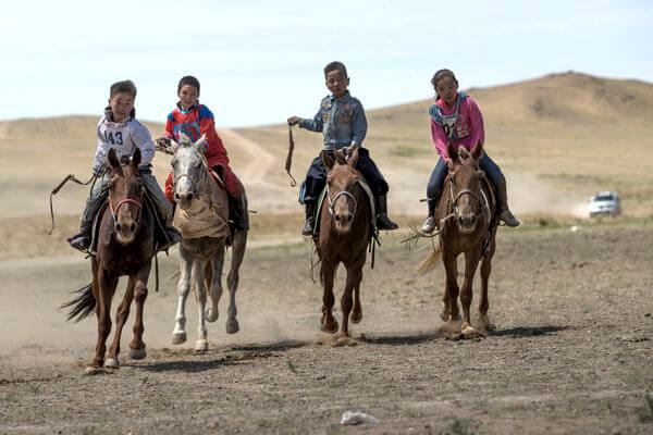 festival tours mongolia 133